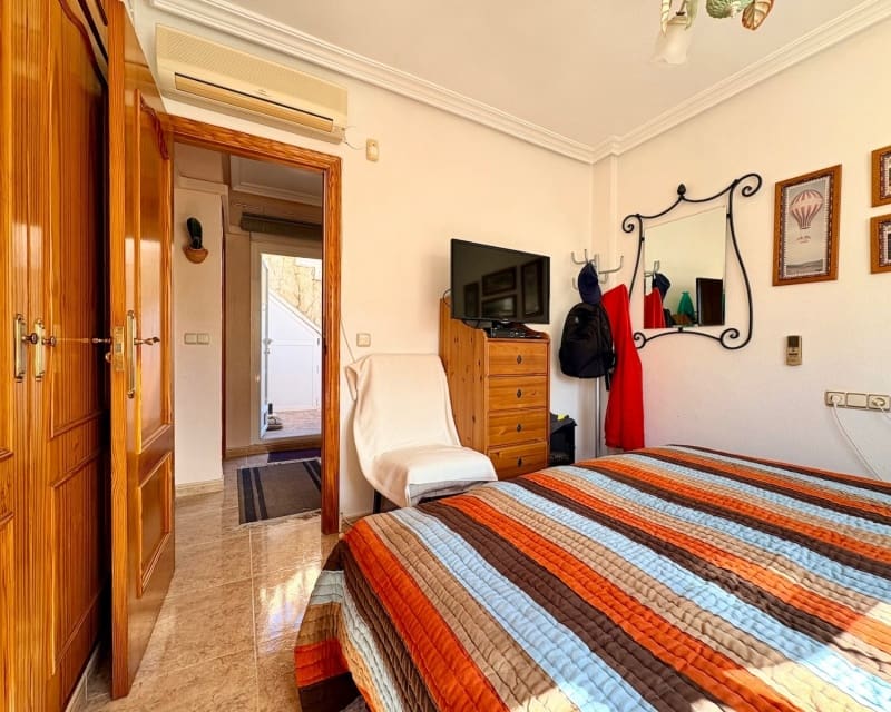 3 soveværelse Villa til salg i Playa Flamenca med swimmingpool - € 225.000 (Ref: 10167048)