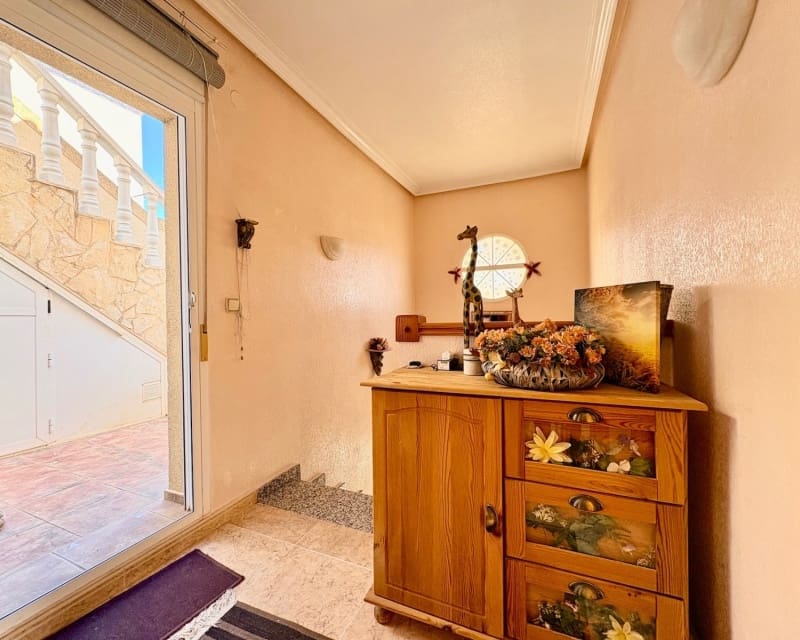 3 soveværelse Villa til salg i Playa Flamenca med swimmingpool - € 225.000 (Ref: 10167048)