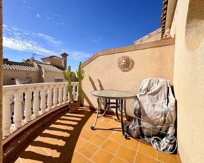 3 soveværelse Villa til salg i Playa Flamenca med swimmingpool - € 225.000 (Ref: 10167048)