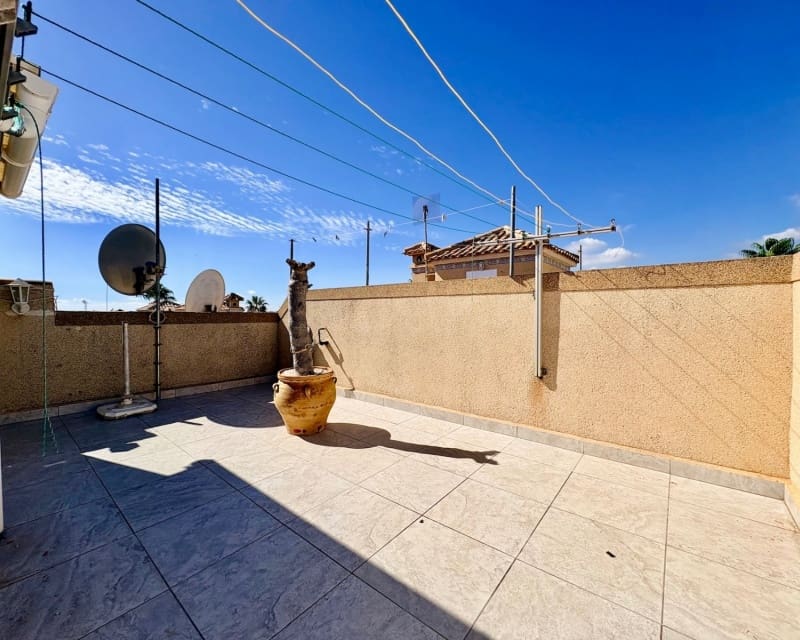 3 soveværelse Villa til salg i Playa Flamenca med swimmingpool - € 225.000 (Ref: 10167048)