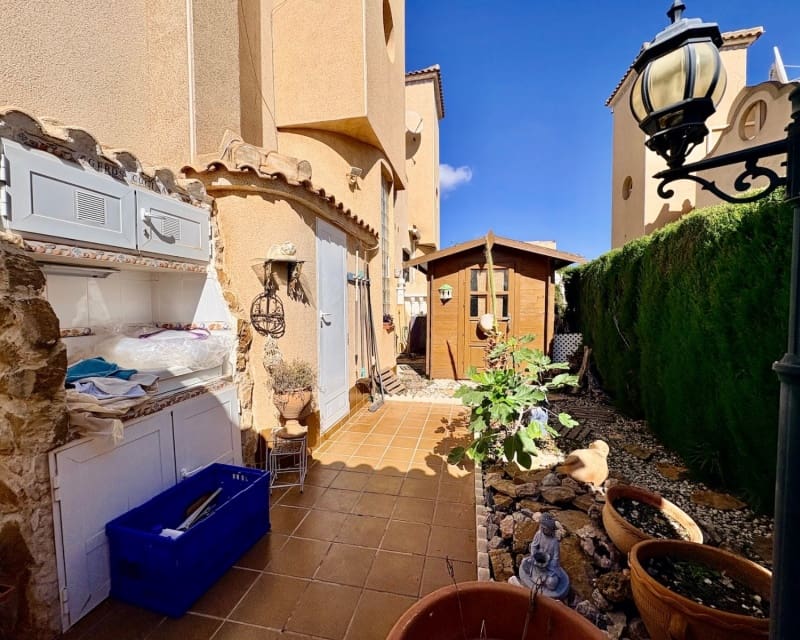 3 soveværelse Villa til salg i Playa Flamenca med swimmingpool - € 225.000 (Ref: 10167048)