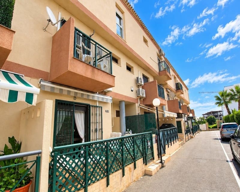 3 soveværelse Byhus til salg i Playa Flamenca med swimmingpool garage - € 269.950 (Ref: 10167049)