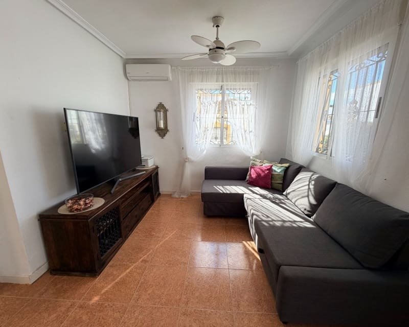 3 sypialnia Willa na sprzedaż w Los Montesinos z basenem - 180 000 € (Ref: 10167051)