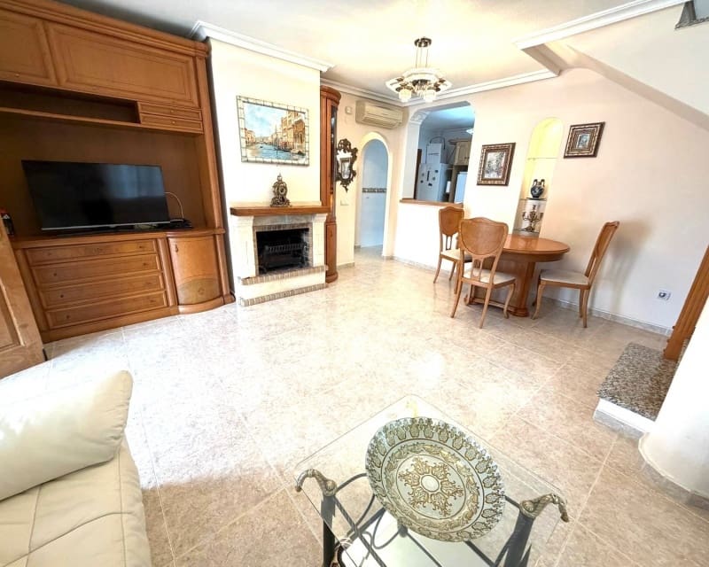3 makuuhuone Huvila myytävänä paikassa Villamartin mukana uima-altaan - 369 000 € (Ref: 10167365)