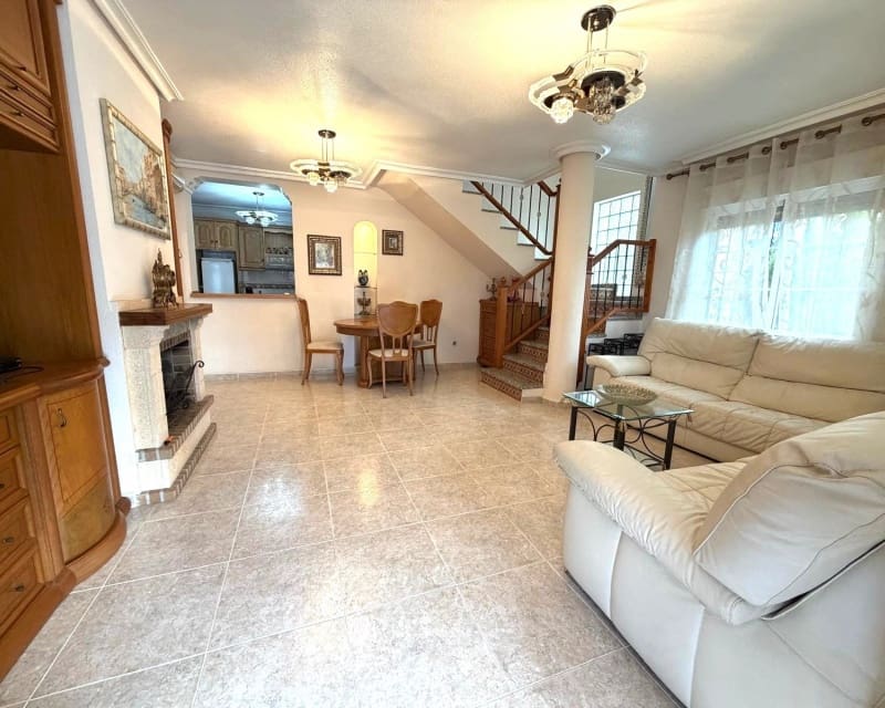 3 makuuhuone Huvila myytävänä paikassa Villamartin mukana uima-altaan - 369 000 € (Ref: 10167365)