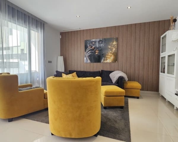 6 makuuhuone Huvila myytävänä paikassa Villamartin, Orihuela mukana uima-altaan 
autotalli - 546 950 € (Ref: 10167366)