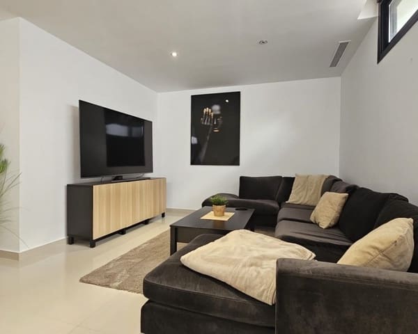 6 makuuhuone Huvila myytävänä paikassa Villamartin, Orihuela mukana uima-altaan 
autotalli - 546 950 € (Ref: 10167366)