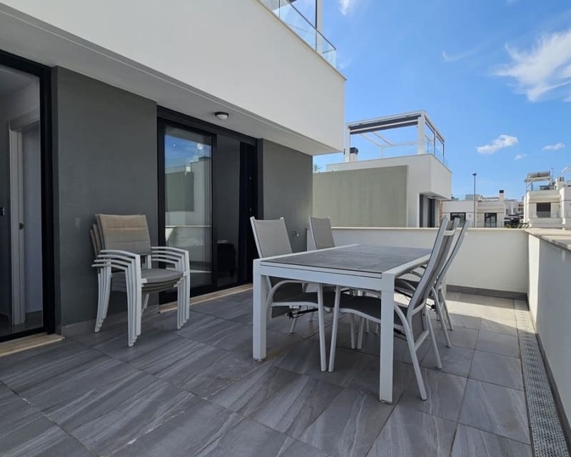 6 makuuhuone Huvila myytävänä paikassa Villamartin mukana uima-altaan 
autotalli - 546 950 € (Ref: 10167366)