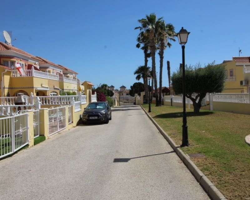 2 soverom Leilighet til salgs i Cabo Roig med svømmebasseng - € 169 000 (Ref: 10167367)