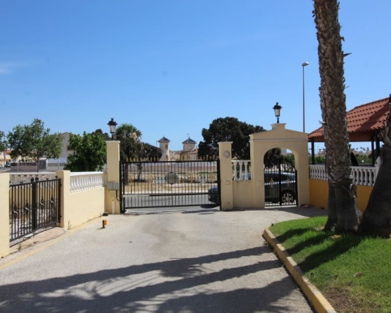 2 soverom Leilighet til salgs i Cabo Roig med svømmebasseng - € 169 000 (Ref: 10167367)
