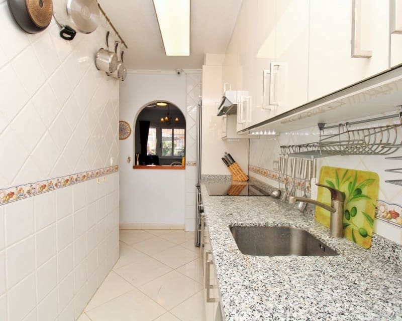 3 soveværelse Villa til salg i Playa Flamenca med swimmingpool garage - € 249.950 (Ref: 10167368)