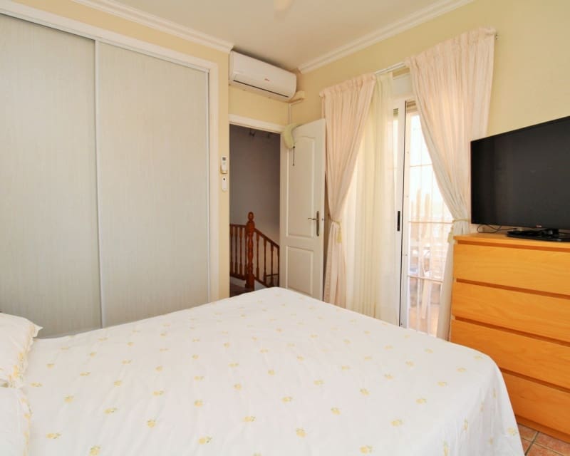 3 soveværelse Villa til salg i Playa Flamenca med swimmingpool garage - € 249.950 (Ref: 10167368)