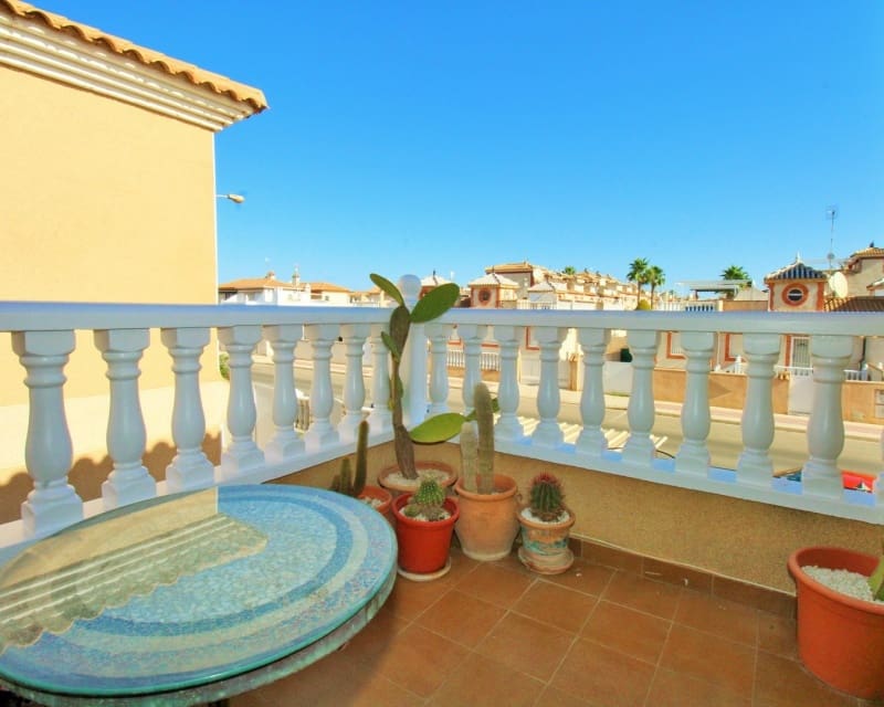 3 soveværelse Villa til salg i Playa Flamenca med swimmingpool garage - € 249.950 (Ref: 10167368)