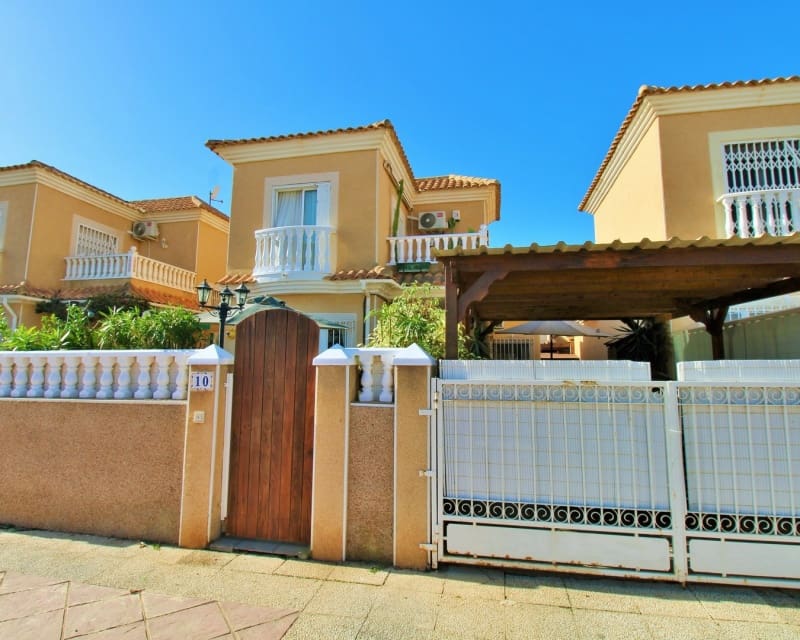 3 soveværelse Villa til salg i Playa Flamenca med swimmingpool garage - € 249.950 (Ref: 10167368)