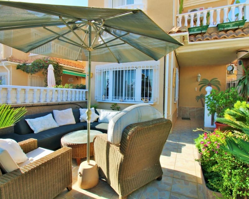 3 soveværelse Villa til salg i Playa Flamenca med swimmingpool garage - € 249.950 (Ref: 10167368)