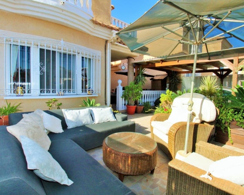 3 soveværelse Villa til salg i Playa Flamenca med swimmingpool garage - € 249.950 (Ref: 10167368)