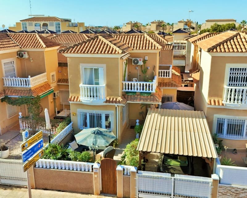 3 soveværelse Villa til salg i Playa Flamenca med swimmingpool garage - € 249.950 (Ref: 10167368)