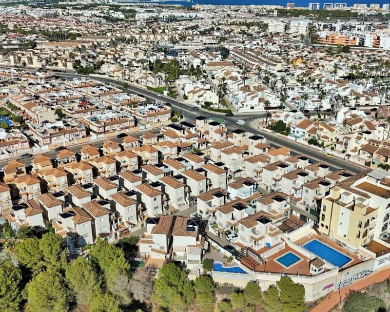 3 soveværelse Villa til salg i Playa Flamenca med swimmingpool garage - € 249.950 (Ref: 10167368)