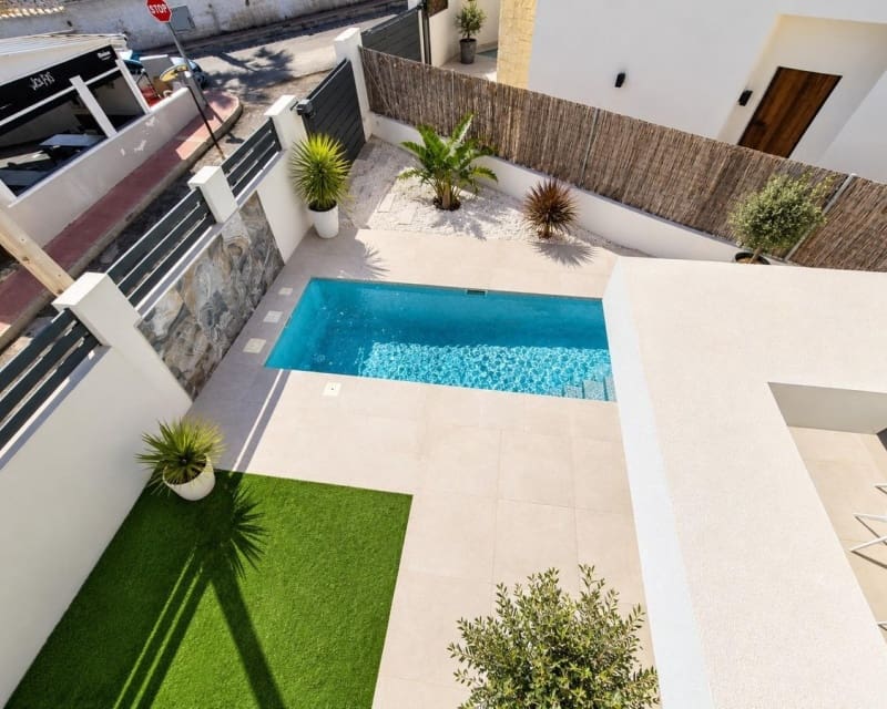 3 Zimmer Villa zu verkaufen in Villamartin mit Pool - 524.900 € (Ref: 10167371)