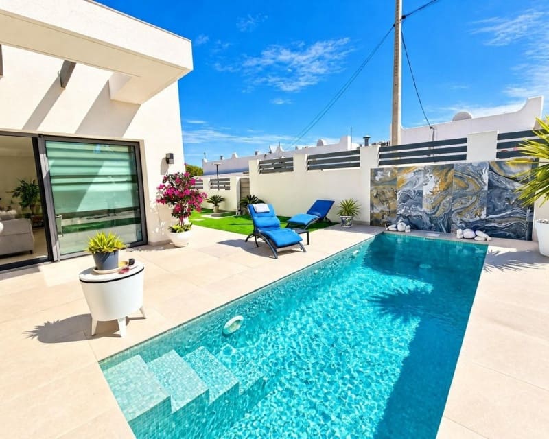 3 Zimmer Villa zu verkaufen in Villamartin mit Pool - 524.900 € (Ref: 10167371)