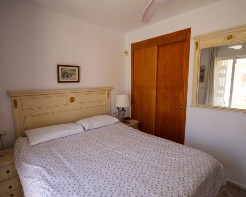 4 soveværelse Byhus til salg i Villamartin med swimmingpool garage - € 225.000 (Ref: 10167372)