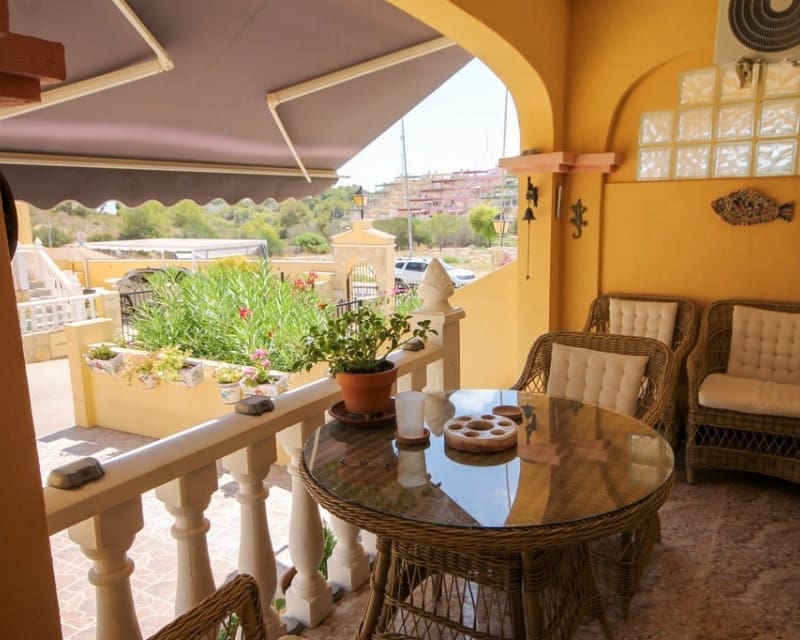 4 soveværelse Byhus til salg i Villamartin med swimmingpool garage - € 225.000 (Ref: 10167372)