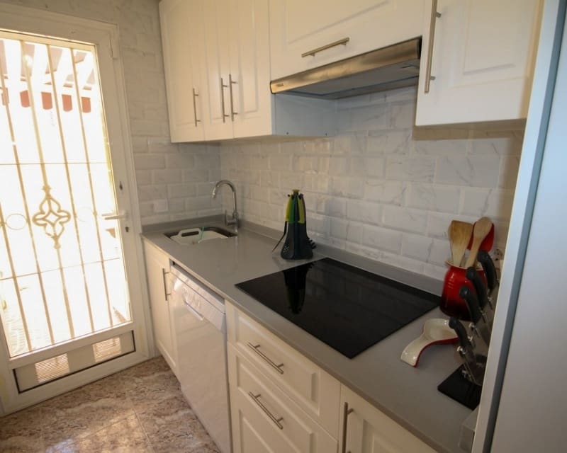 4 soveværelse Byhus til salg i Villamartin med swimmingpool garage - € 225.000 (Ref: 10167372)