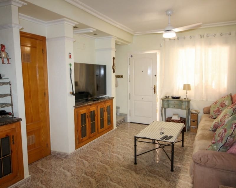 4 soveværelse Byhus til salg i Villamartin med swimmingpool garage - € 225.000 (Ref: 10167372)