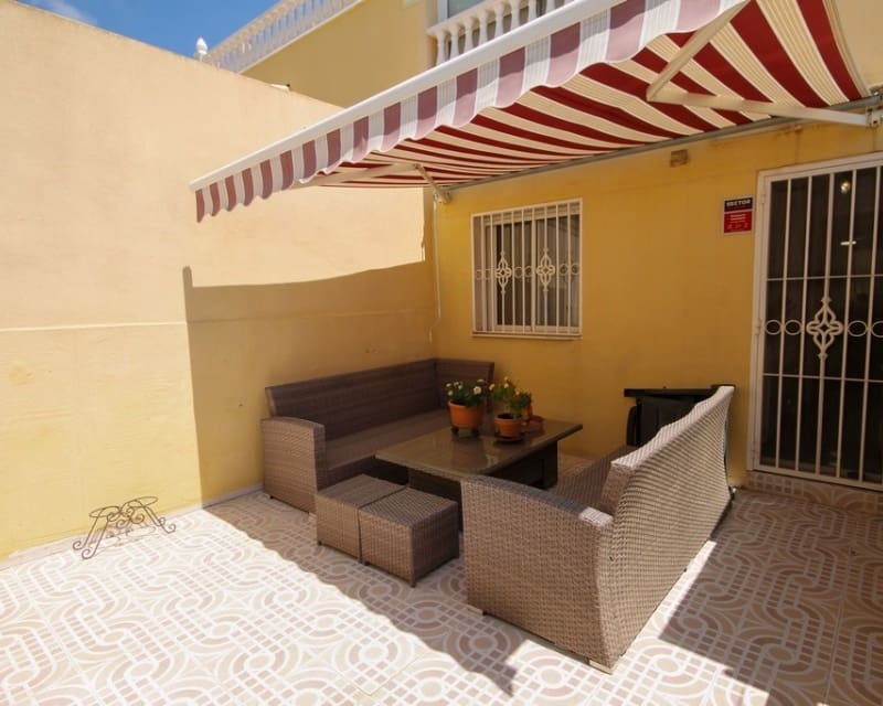 4 soveværelse Byhus til salg i Villamartin med swimmingpool garage - € 225.000 (Ref: 10167372)