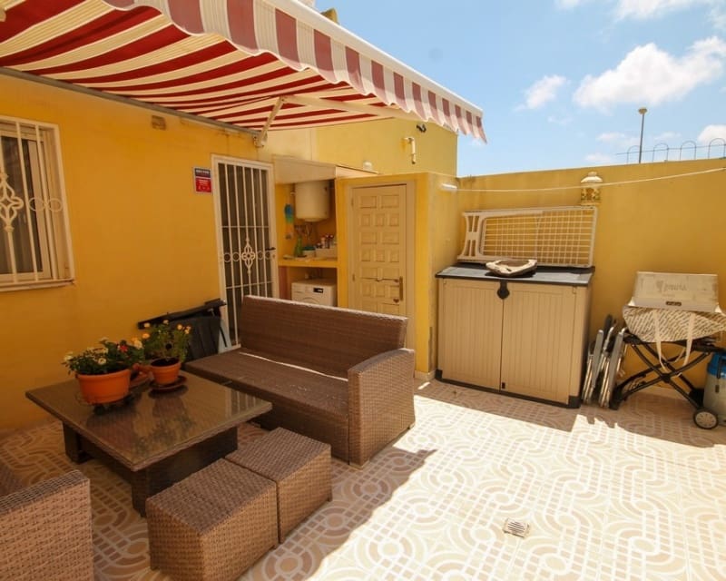4 soveværelse Byhus til salg i Villamartin med swimmingpool garage - € 225.000 (Ref: 10167372)
