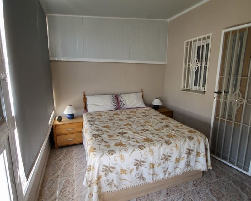 4 soveværelse Byhus til salg i Villamartin med swimmingpool garage - € 225.000 (Ref: 10167372)