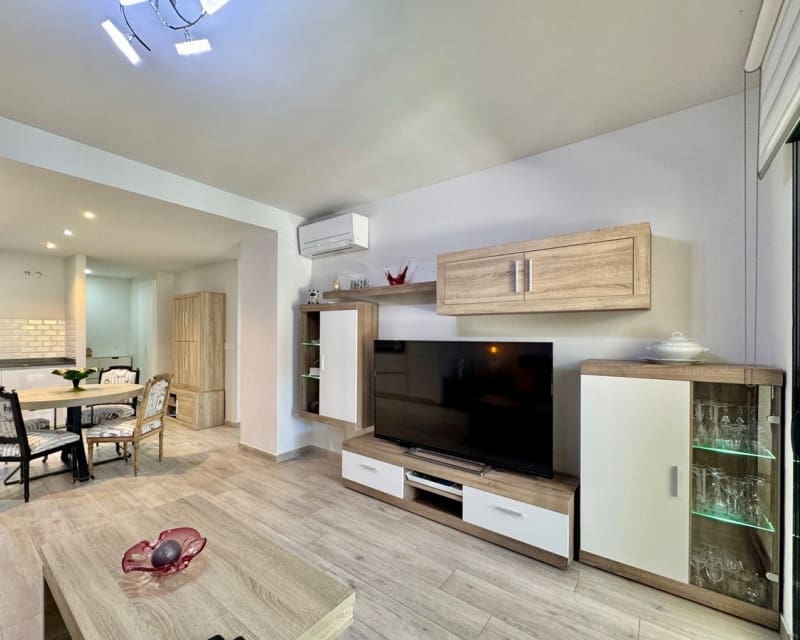 2 sovrum Lägenhet till salu i Villamartin med pool - 220 000 € (Ref: 10167377)