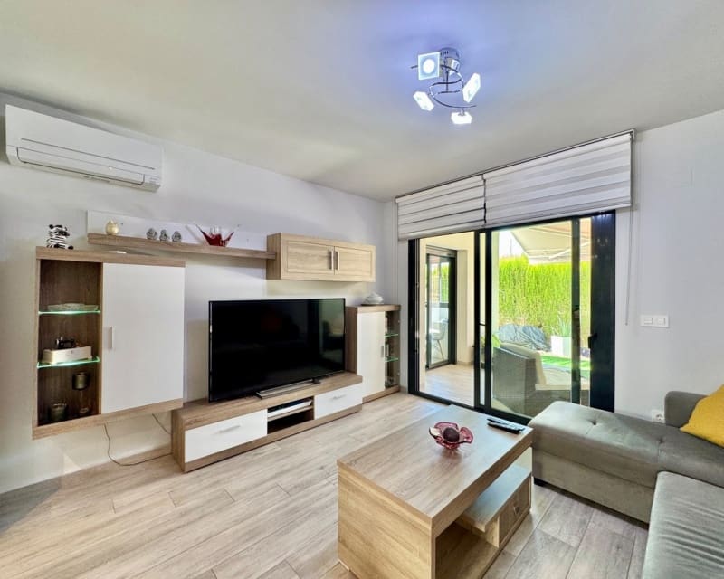 2 sovrum Lägenhet till salu i Villamartin med pool - 220 000 € (Ref: 10167377)