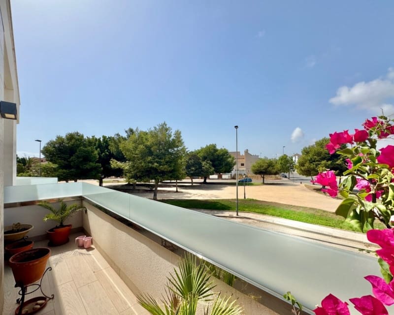 3 bedroom Townhouse for sale in San Pedro del Pinatar with pool - € 395,000 (Ref: 10167378)