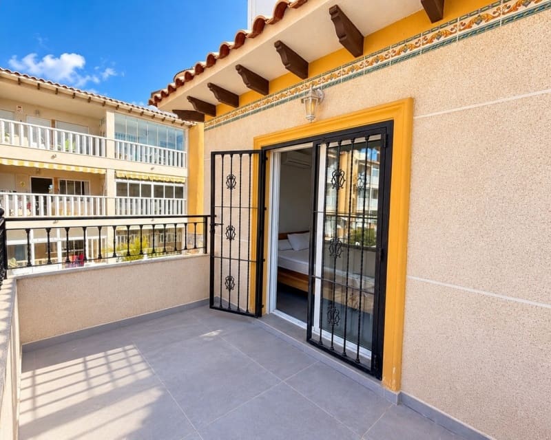 3 bedroom Townhouse for sale in La Zenia with pool - € 285,000 (Ref: 10167379)