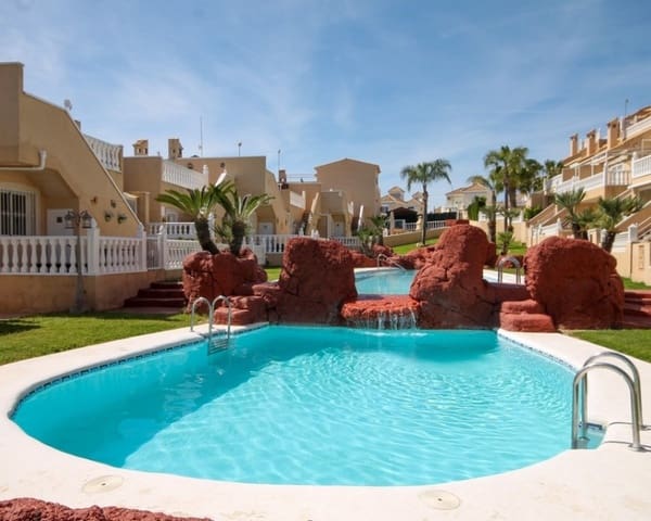 4 soveværelse Byhus til salg i Villamartin, Orihuela med swimmingpool garage - € 269.000 (Ref: 10167381)