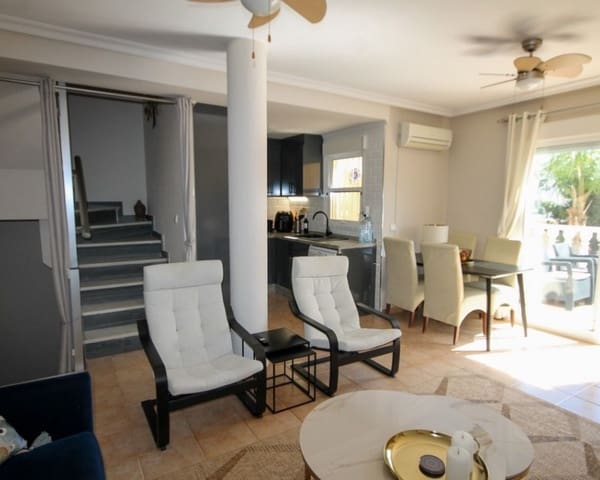 4 soveværelse Byhus til salg i Villamartin, Orihuela med swimmingpool garage - € 269.000 (Ref: 10167381)