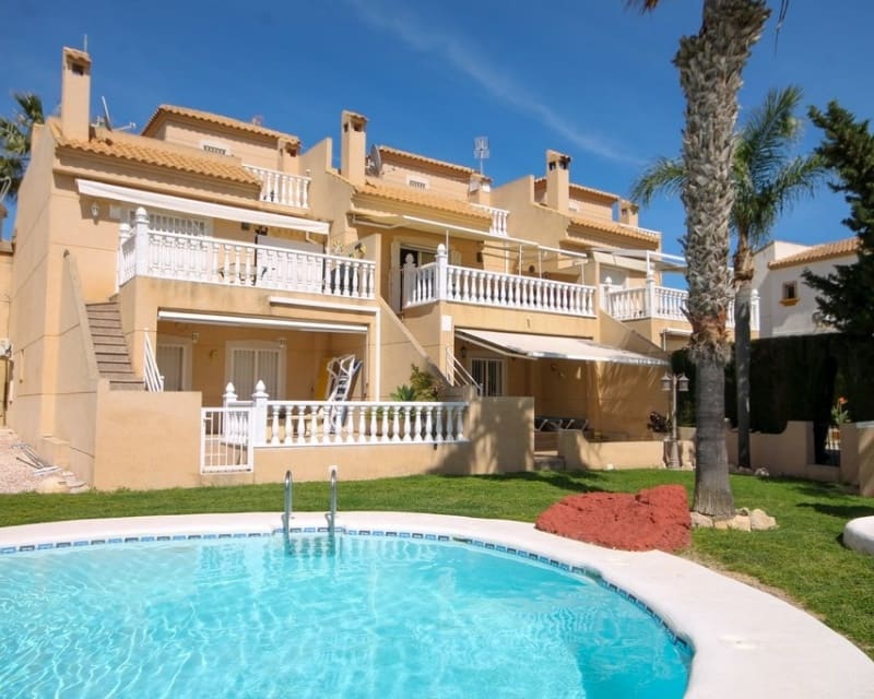 4 soveværelse Byhus til salg i Villamartin med swimmingpool garage - € 269.000 (Ref: 10167381)