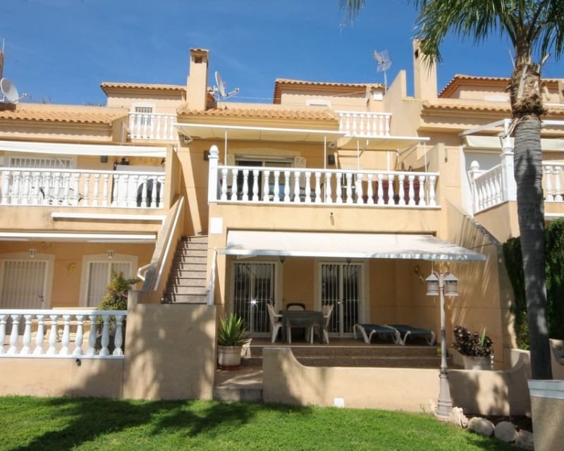 4 soveværelse Byhus til salg i Villamartin med swimmingpool garage - € 269.000 (Ref: 10167381)
