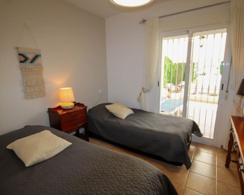 4 soveværelse Byhus til salg i Villamartin med swimmingpool garage - € 269.000 (Ref: 10167381)