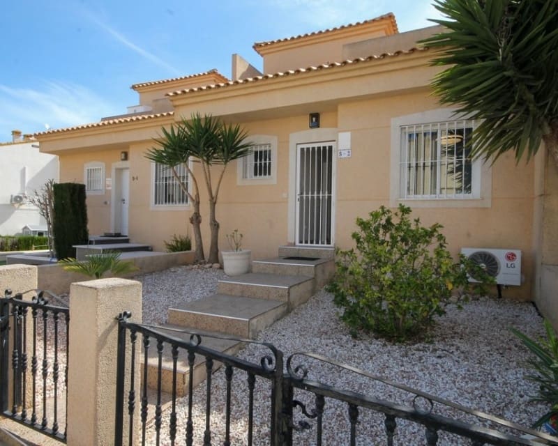 4 soveværelse Byhus til salg i Villamartin med swimmingpool garage - € 269.000 (Ref: 10167381)