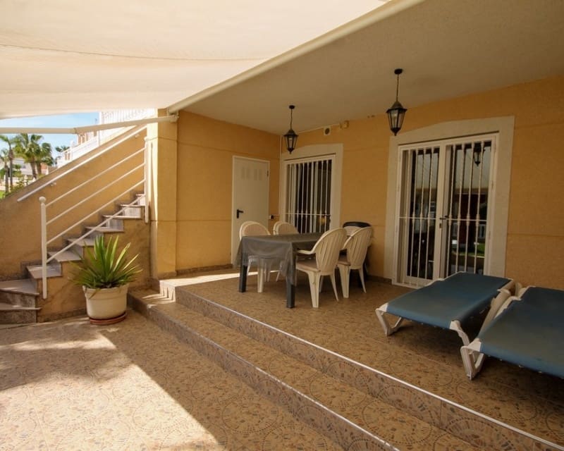 4 soveværelse Byhus til salg i Villamartin med swimmingpool garage - € 269.000 (Ref: 10167381)