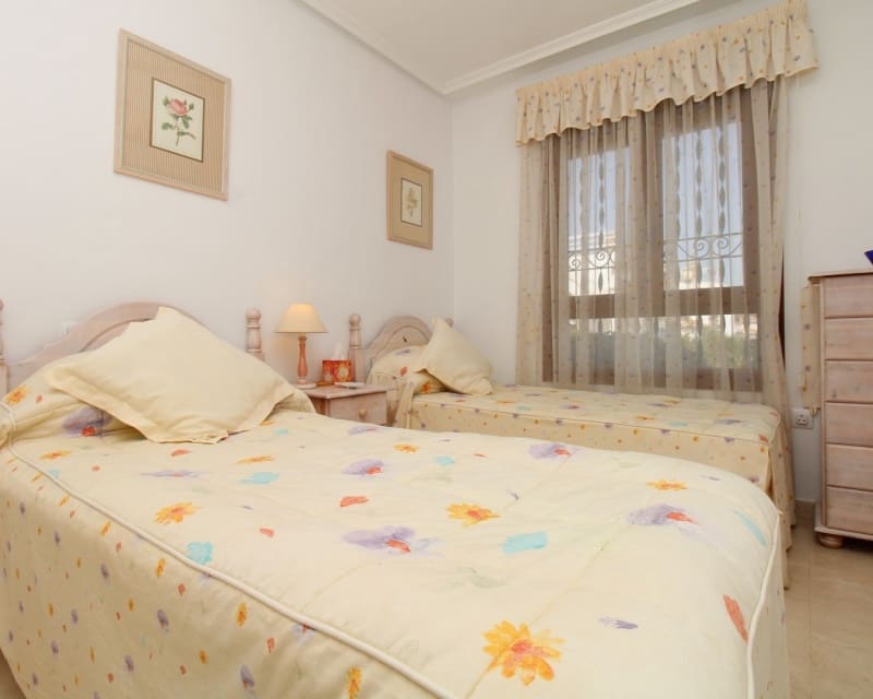 2 sovrum Lägenhet till salu i Villamartin med pool - 189 950 € (Ref: 10167385)