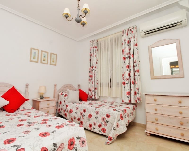 2 sovrum Lägenhet till salu i Villamartin med pool - 189 950 € (Ref: 10167385)