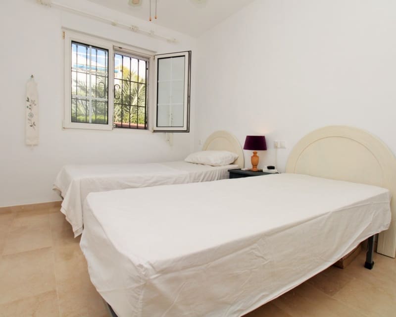 2 soveværelse Bungalow til salg i Villamartin med swimmingpool - € 219.950 (Ref: 10167386)