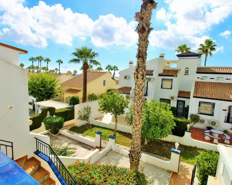 2 soveværelse Bungalow til salg i Villamartin med swimmingpool - € 219.950 (Ref: 10167386)