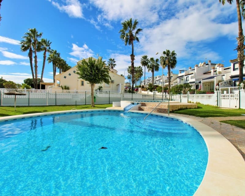 2 soveværelse Bungalow til salg i Villamartin med swimmingpool - € 219.950 (Ref: 10167386)