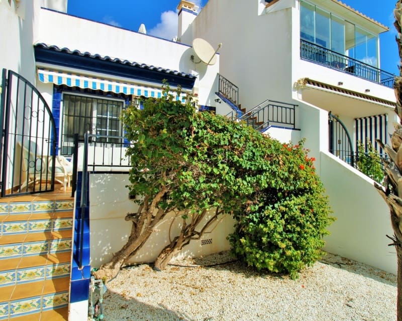 2 soveværelse Bungalow til salg i Villamartin med swimmingpool - € 219.950 (Ref: 10167386)