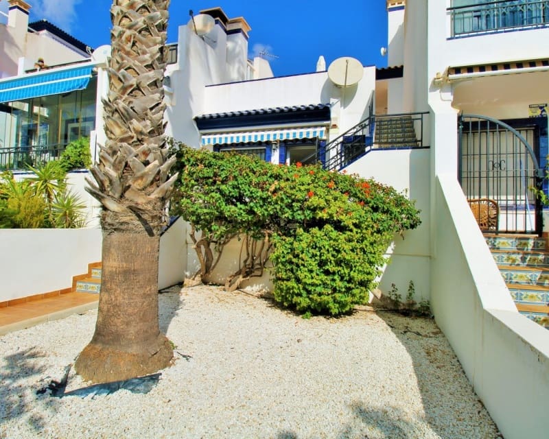 2 soveværelse Bungalow til salg i Villamartin med swimmingpool - € 219.950 (Ref: 10167386)