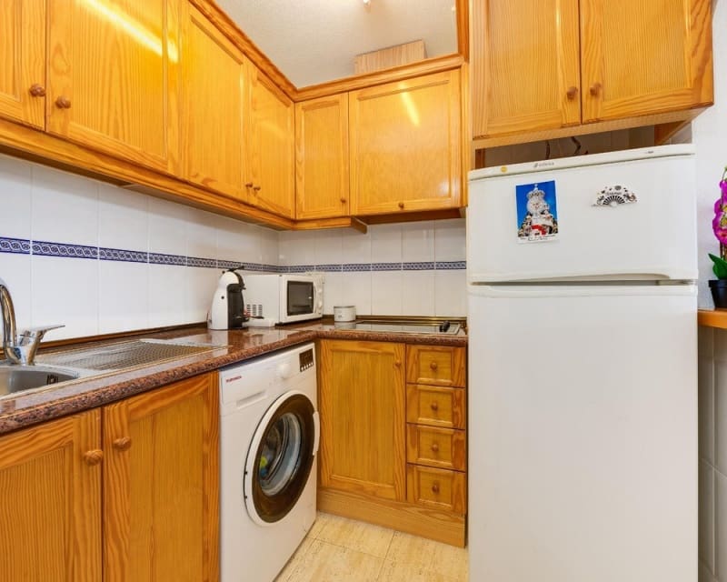2 makuuhuone Huoneisto myytävänä paikassa Torrevieja mukana uima-altaan 
autotalli - 159 900 € (Ref: 10167387)